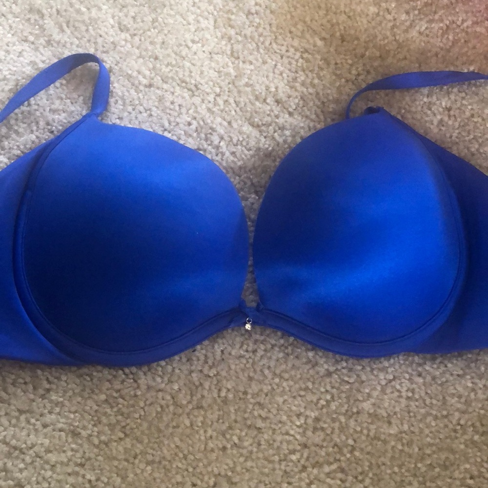 Victorias Secret Plunge Push Up Bra size 32D